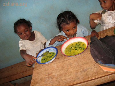 soup in the classroom in Fairenana