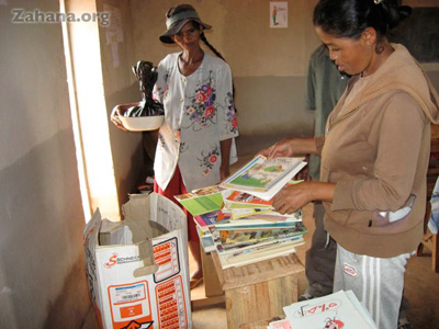 books of first library ever in the village of Fiarenana - zahana.org 