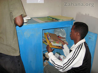 books of first library ever in the village of Fiarenana 2 - zahana.org 