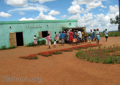Flowerbeds embellish the school in Fiarenana, Madagascar – Zahana.org 