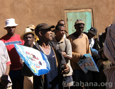 Mosquitonets_for_Fiadanana_Madagascar_Zahana