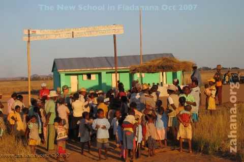 die neue schule in Madagaskar mit zahana's hilfe gebaut